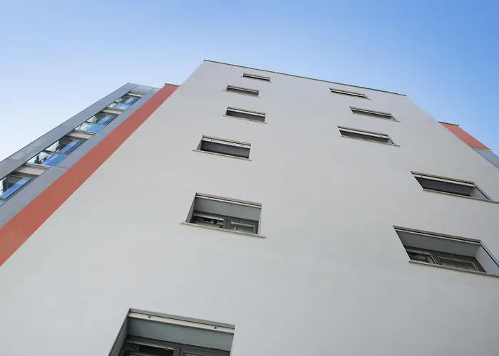 Skytower - The Right Space Hotel *