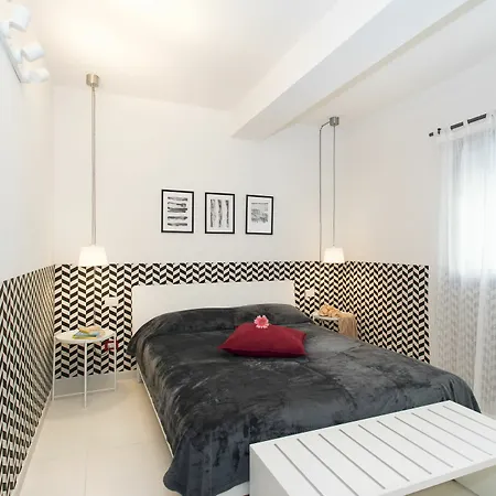 Skytower - The Right Space Apartment *