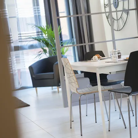 Hotel Skytower - The Right Space