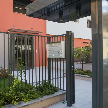 Skytower - The Right Space * ローマ